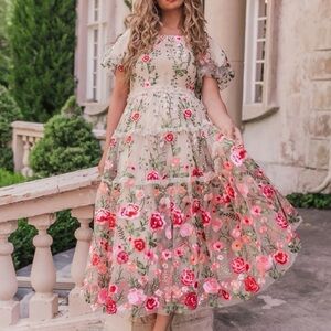 Rose Dress Midi - Cream  size L NWT - SOLD OUT ONLINE